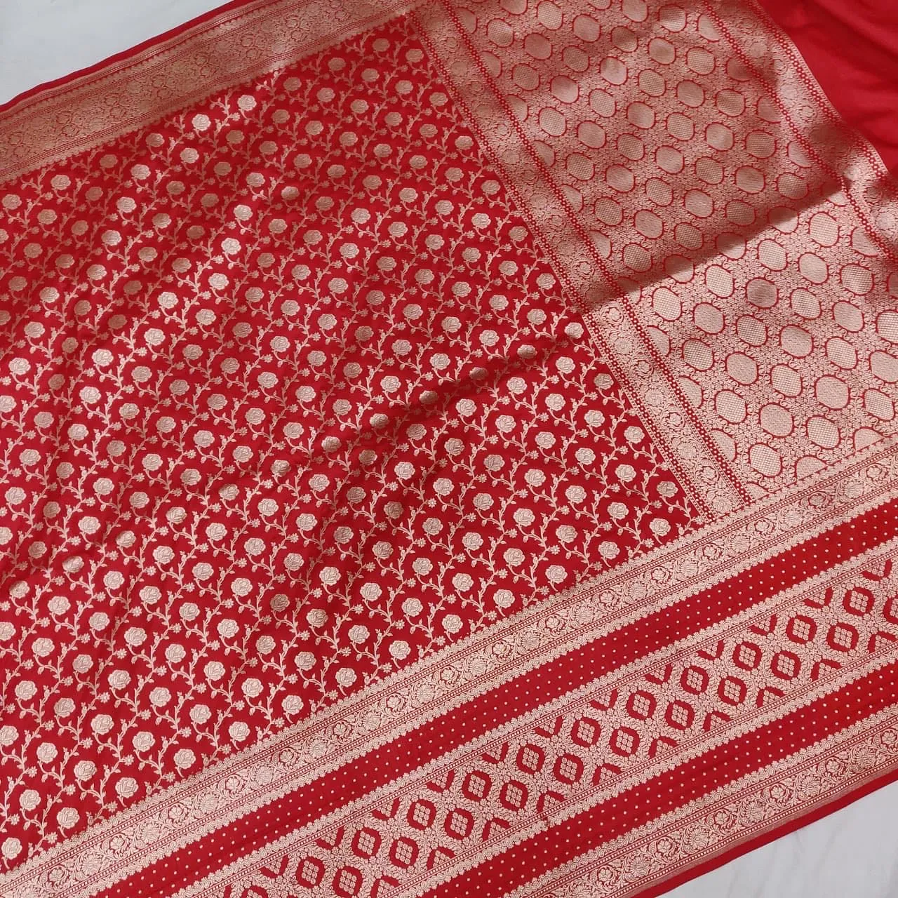 Red color pure Banaras silk saree